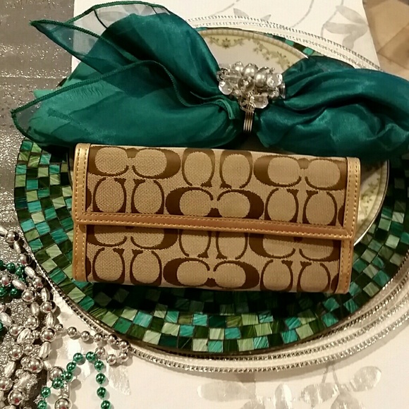 💖 PRICE FIRM COACH LEGACY SIGNATURE WALLET💖 - Picture 2 of 8